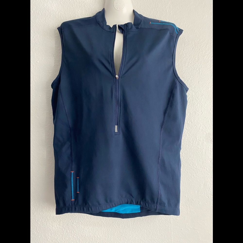 Lululemon cycling top